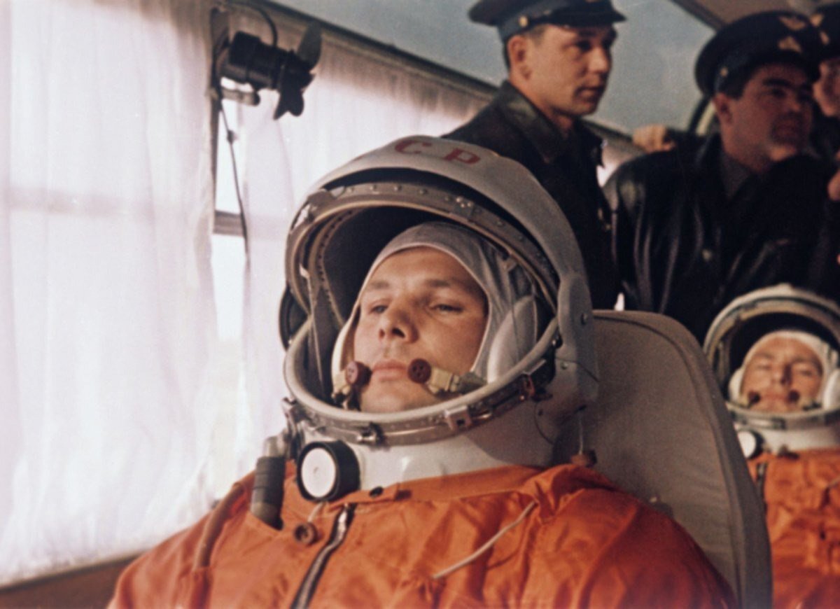 The First Space Suits in the USSR and the USA: Pioneering Differences

It has been 65 years since Yuri Gagarin's historic spaceflight, marking a significant milestone in Russian space exploration. During that time, engineers embarked on developing technologies to protect astronauts from space's extreme conditions.

The USSR and the USA, separated by an "Iron Curtain," took distinct approaches. The USSR emphasized autonomy and astronaut survivability, whereas the USA prioritized swift rescue operations.