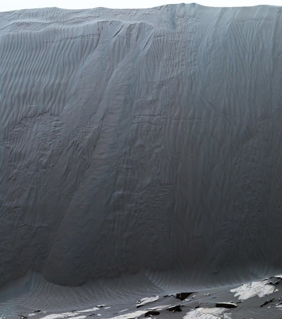 Martian Dune Resembles Giant Tsunami