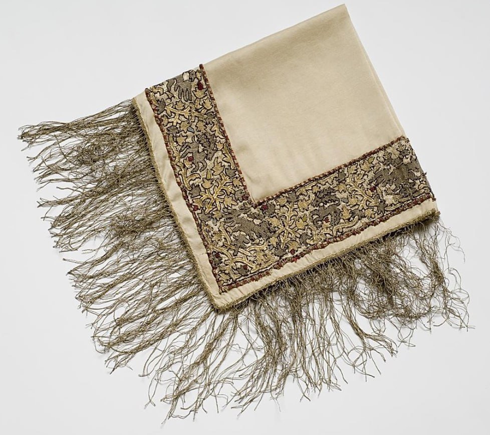 Kremlin Museums Exhibit: Platok-Shirinka Tradition