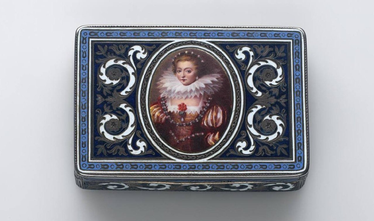 Antique Silver Snuffbox Exhibition